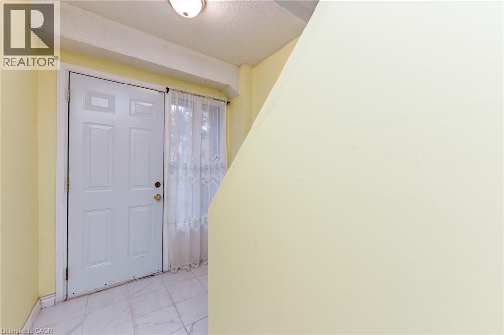 85 Enmount Drive, Brampton, Ontario  L6T 4C9 - Photo 6 - 40815473