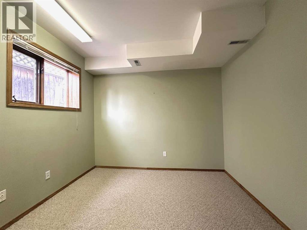 59 Edgebrook Circle NW, Calgary, Alberta  T3A 5A4 - Photo 31 - A2304775