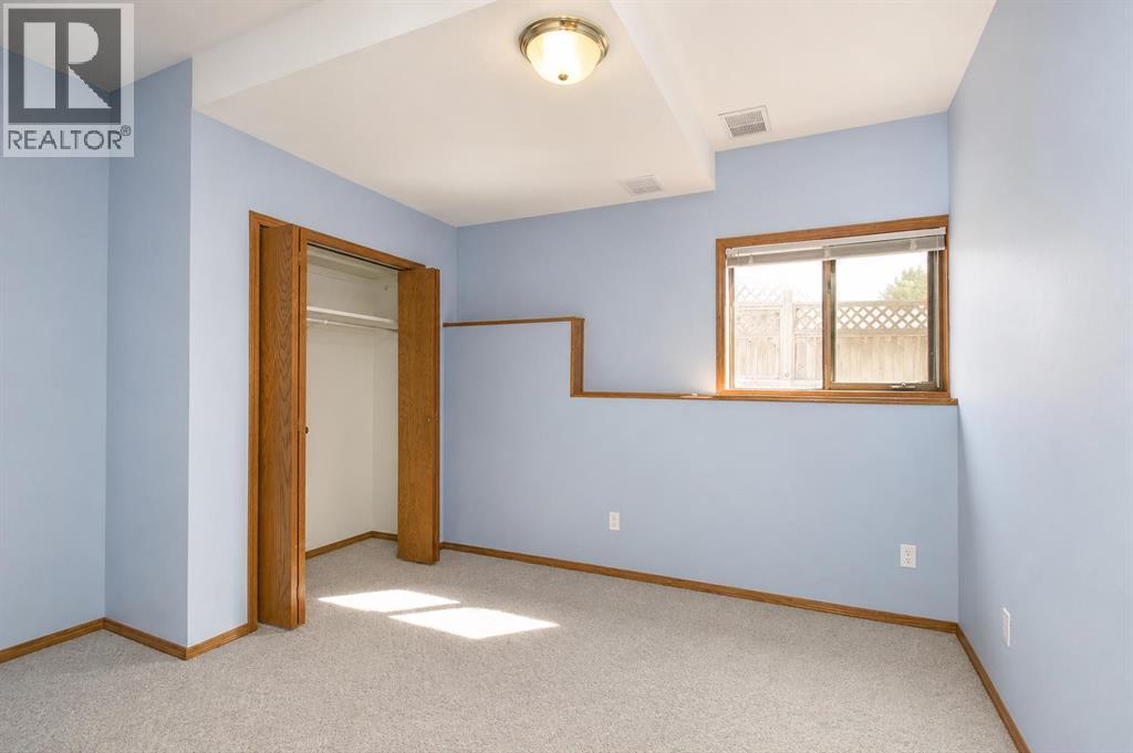 59 Edgebrook Circle NW, Calgary, Alberta  T3A 5A4 - Photo 33 - A2304775