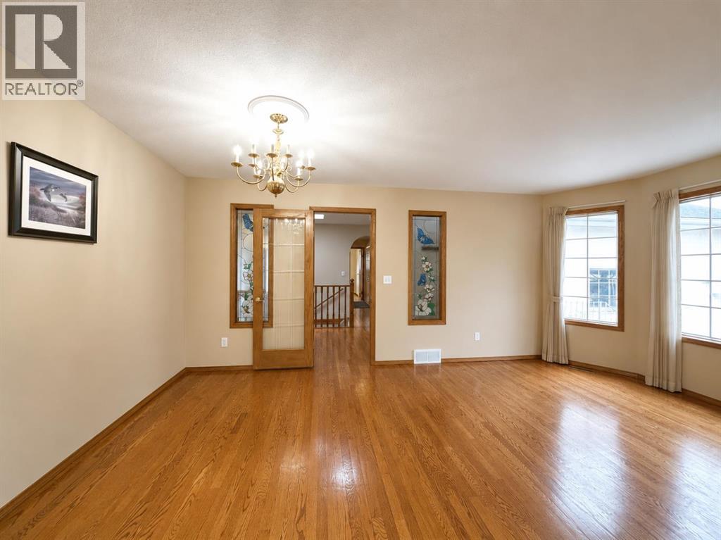 59 Edgebrook Circle NW, Calgary, Alberta  T3A 5A4 - Photo 3 - A2304775