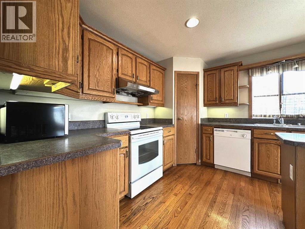59 Edgebrook Circle NW, Calgary, Alberta  T3A 5A4 - Photo 17 - A2304775