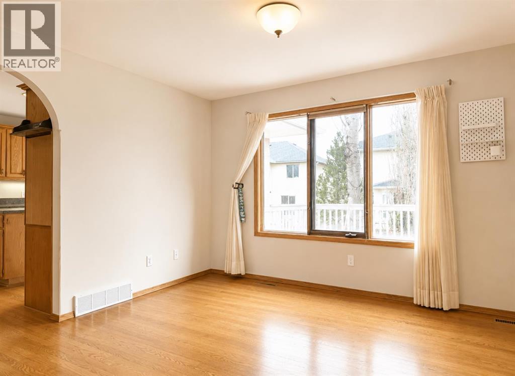 59 Edgebrook Circle NW, Calgary, Alberta  T3A 5A4 - Photo 9 - A2304775