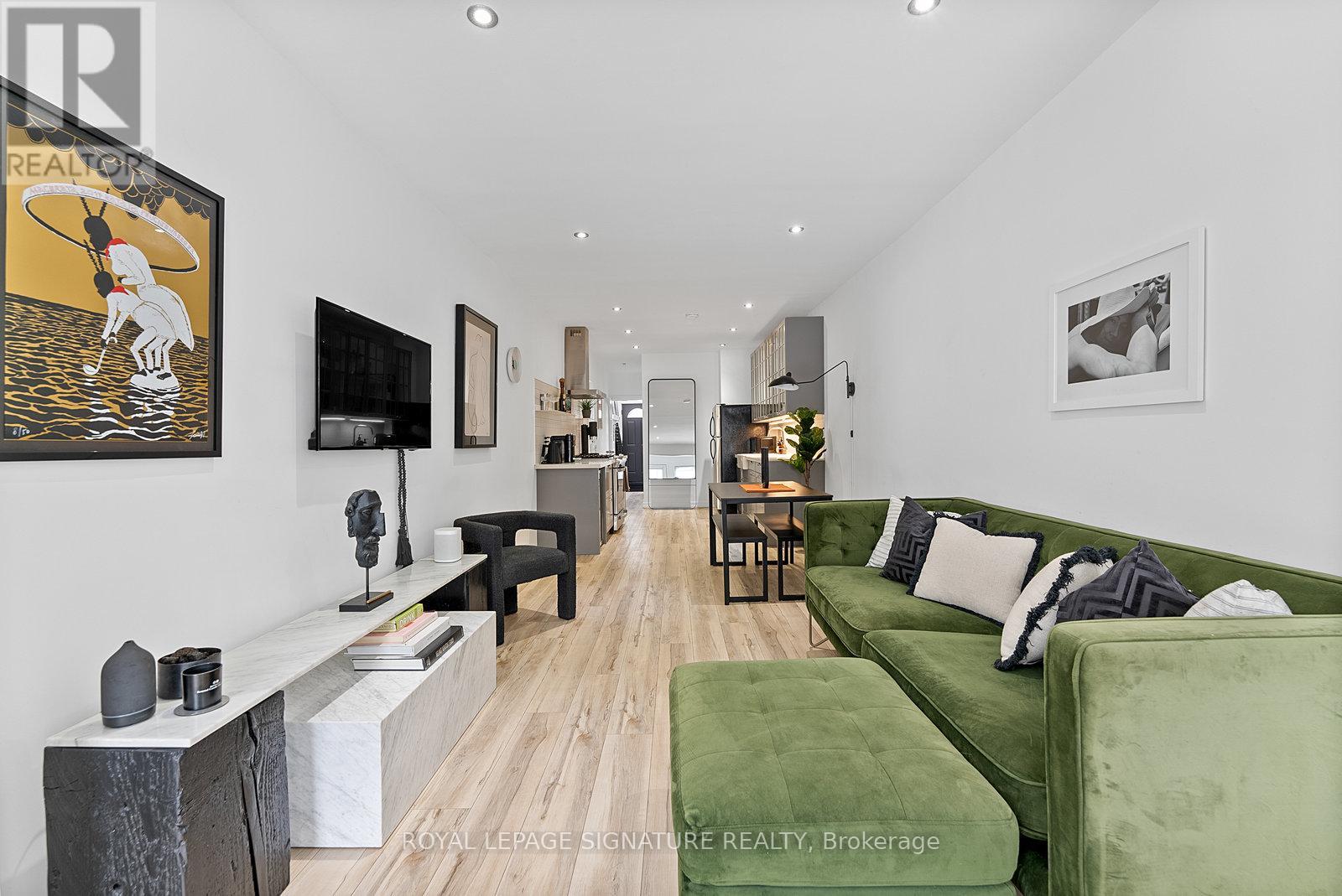 28 Minto Street, Toronto, Ontario  M4L 1B6 - Photo 1 - E13702378
