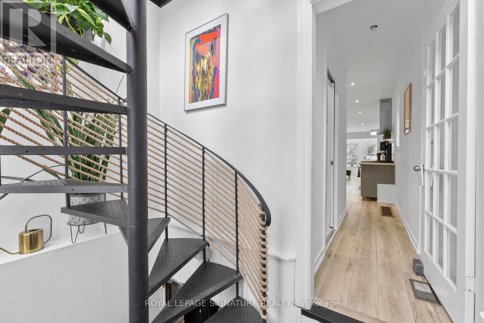 28 Minto Street, Toronto, Ontario  M4L 1B6 - Photo 15 - E13702378
