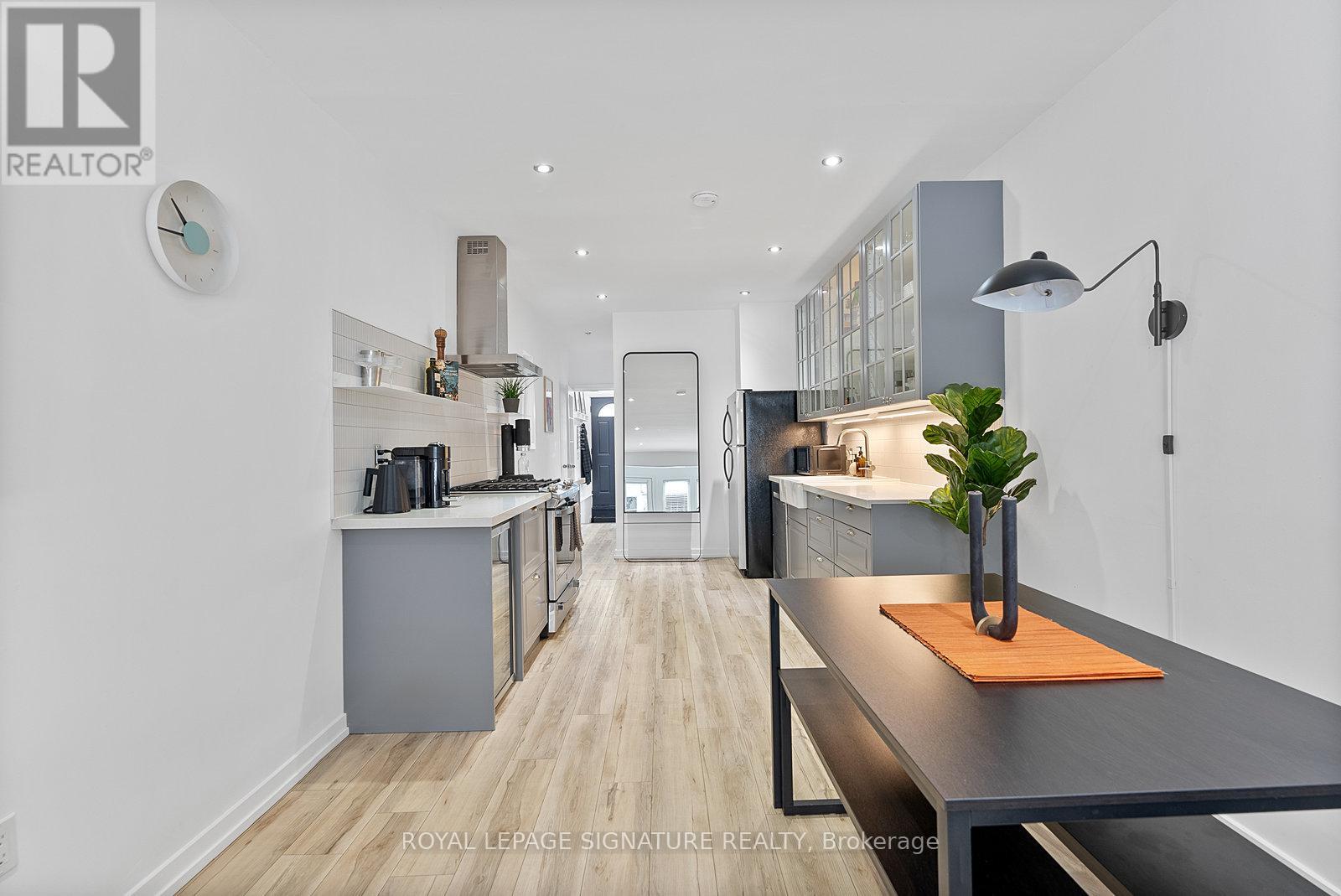 28 Minto Street, Toronto, Ontario  M4L 1B6 - Photo 6 - E13702378