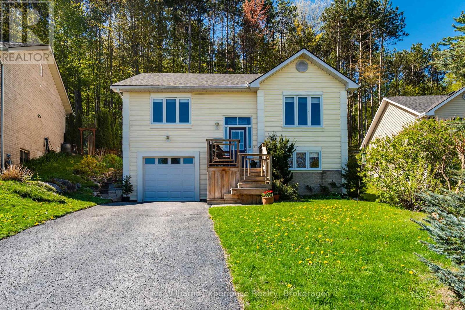 53 Therrien Court, Penetanguishene, Ontario  L9M 1P6 - Photo 1 - S13702368