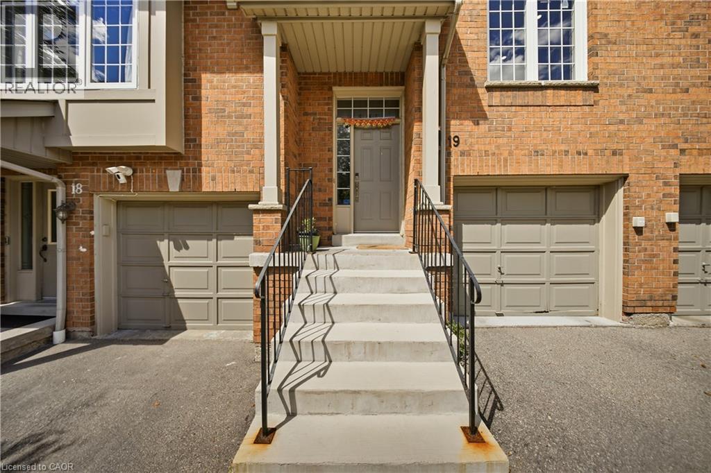 1575 South Parade Court Unit# 19, Mississauga, Ontario  L5M 6E9 - Photo 3 - 40856333