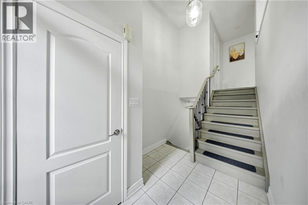 1575 South Parade Court Unit# 19, Mississauga, Ontario  L5M 6E9 - Photo 5 - 40856333