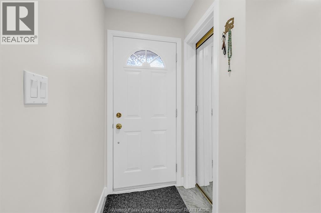 3226 Woodlawn Avenue, Windsor, Ontario  N8W 2J2 - Photo 6 - 26020494