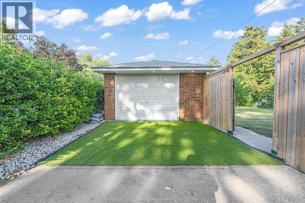 3226 Woodlawn Avenue, Windsor, Ontario  N8W 2J2 - Photo 28 - 26020494
