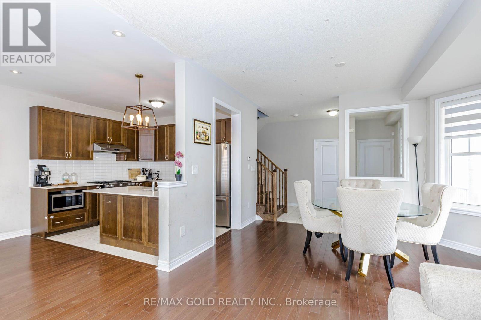 3 Dale Meadows Road, Brampton, Ontario  L7A 4Z9 - Photo 11 - W13702398