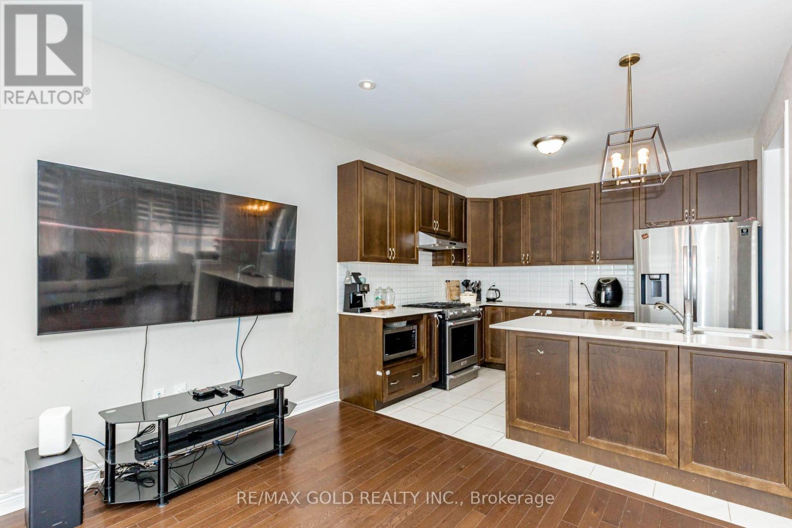 3 Dale Meadows Road, Brampton, Ontario  L7A 4Z9 - Photo 15 - W13702398