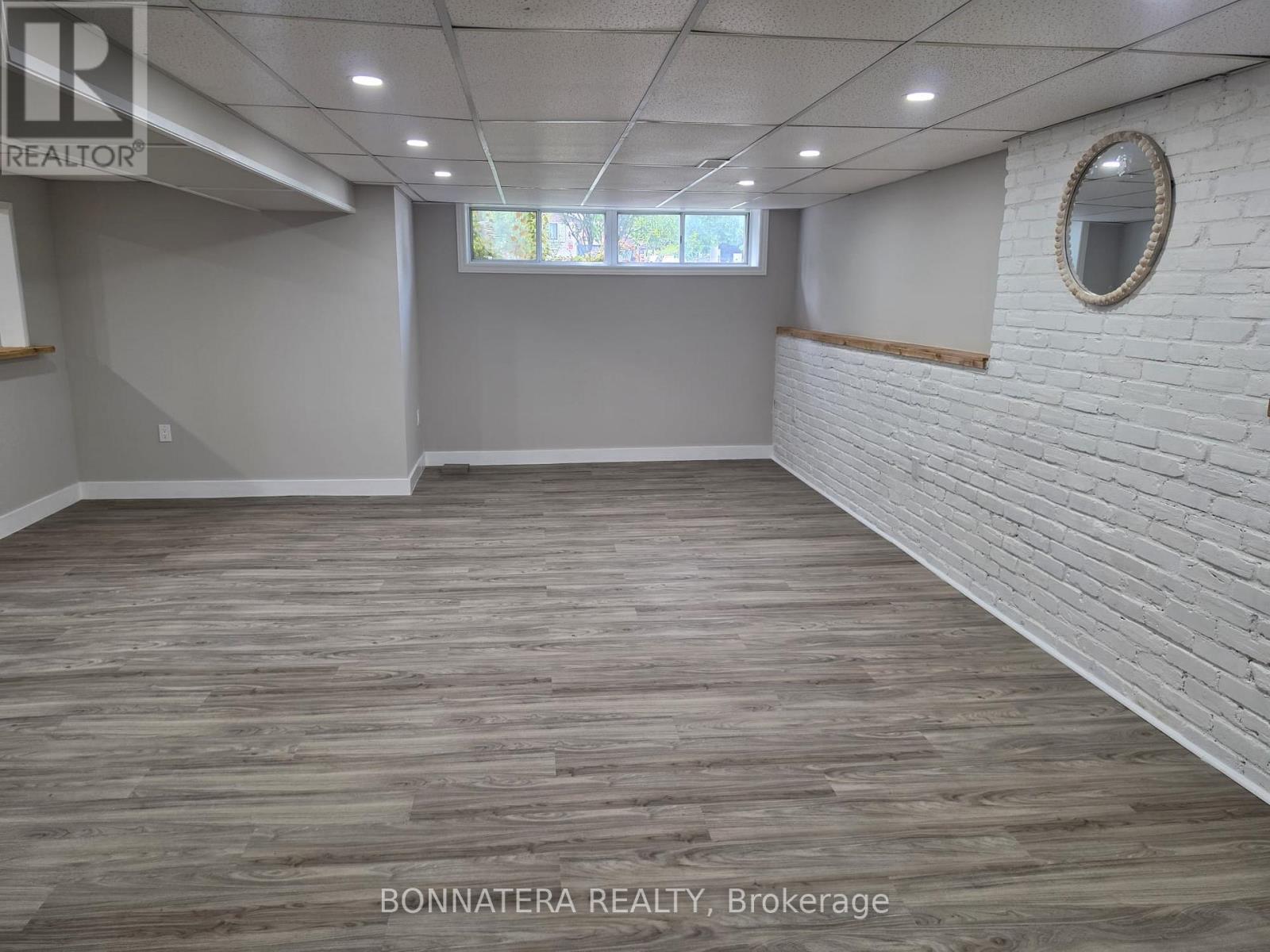 14 Northwood Drive, Brampton, Ontario  L6X 2L2 - Photo 5 - W13702430