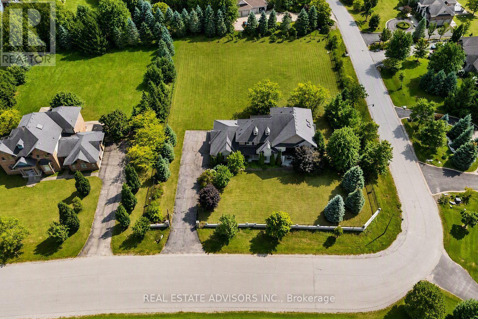 43 GRAYFIELD DRIVE, Whitchurch-Stouffville, Ontario