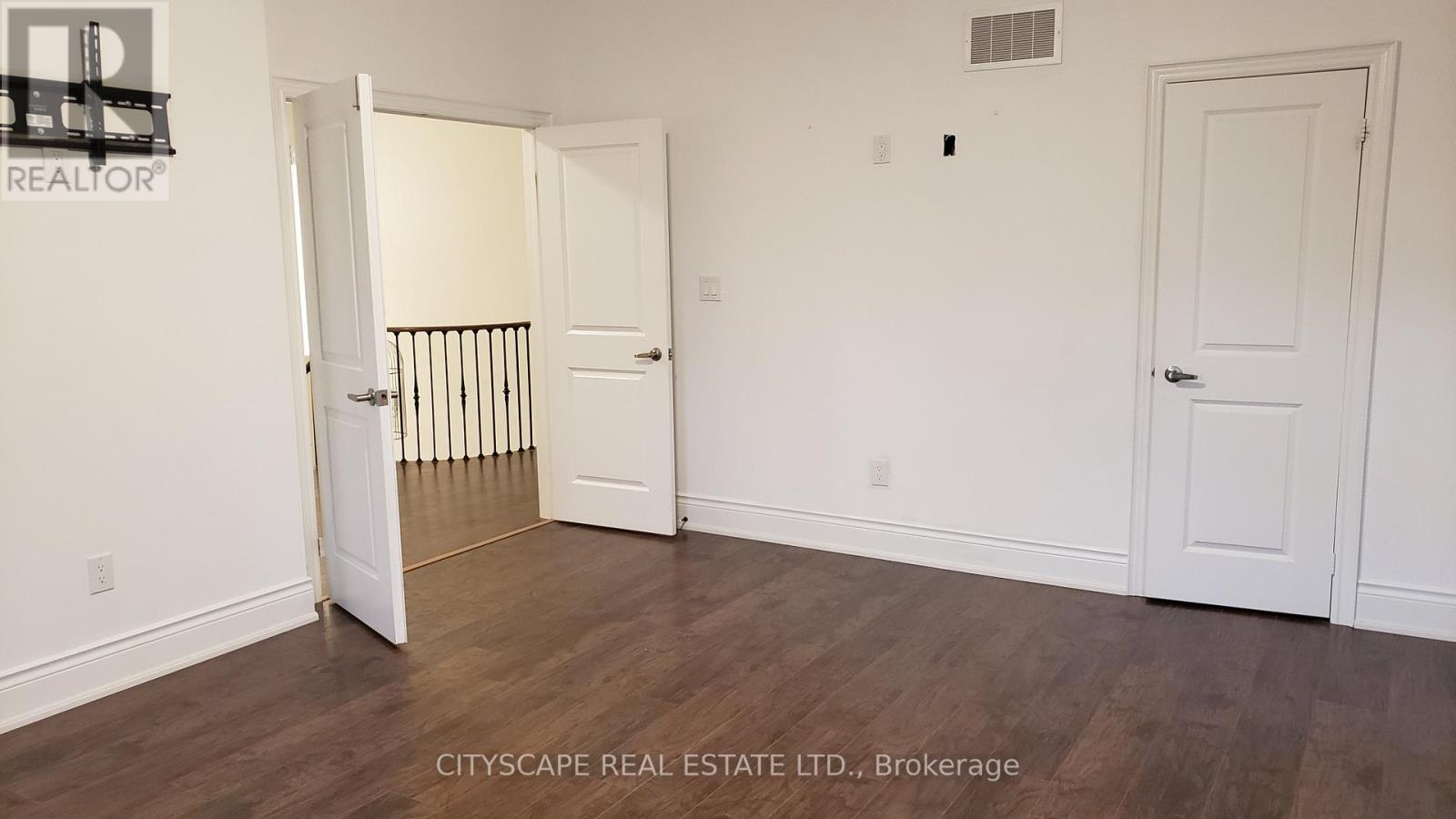 56 Golden Hawk Drive, Hamilton, Ontario  L8B 1W9 - Photo 18 - X13701734