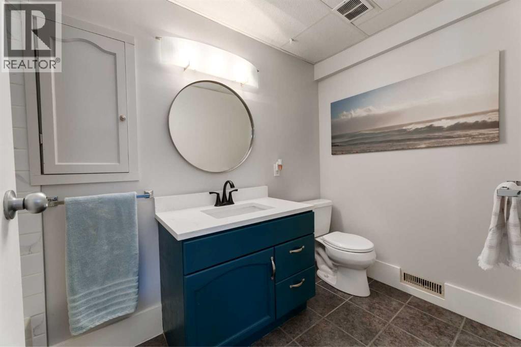 775 Strathcona Drive SW, Calgary, Alberta  T3H 1N8 - Photo 41 - A2336235