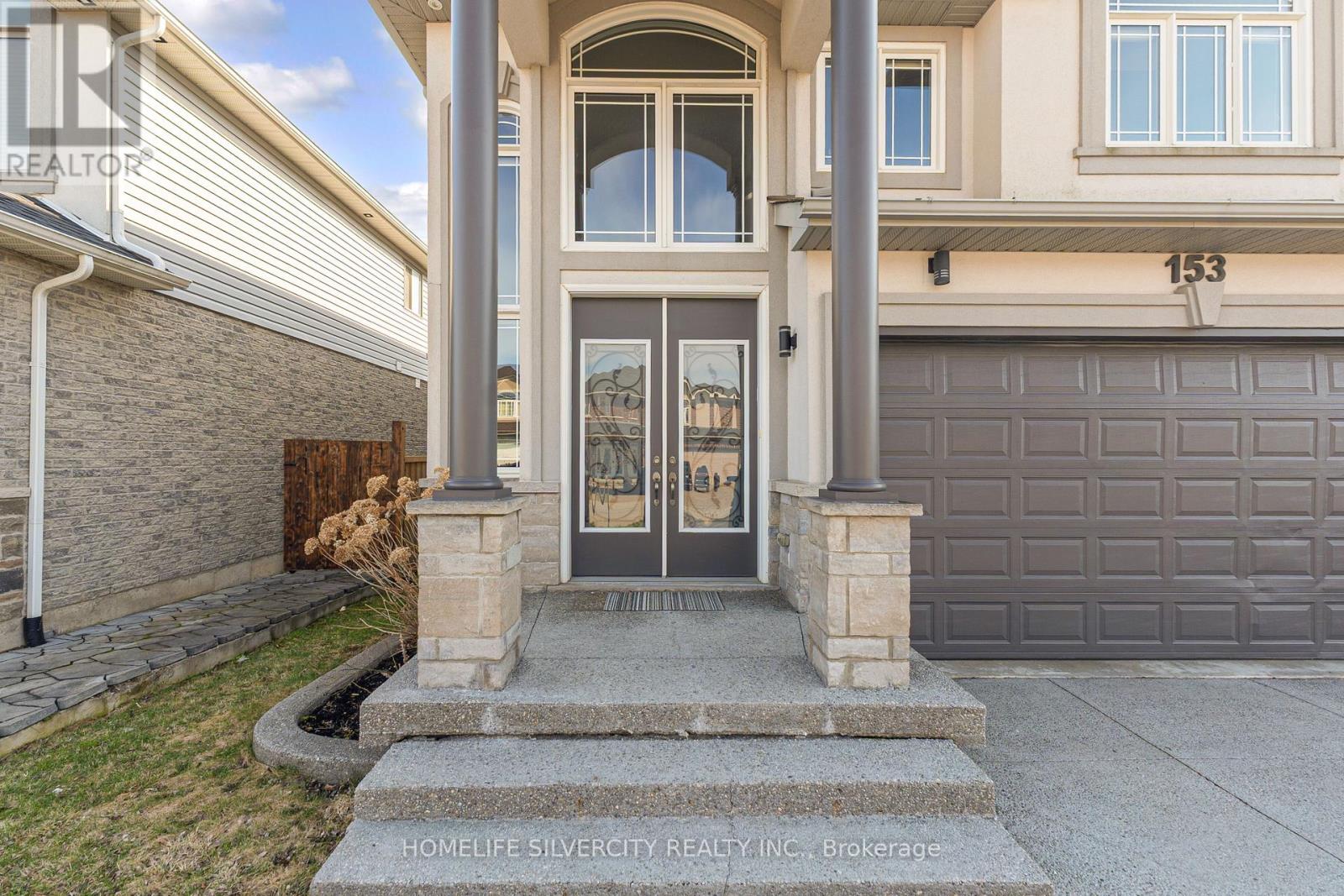 153 Medici Lane, Hamilton, Ontario  L9B 0G7 - Photo 3 - X13702390