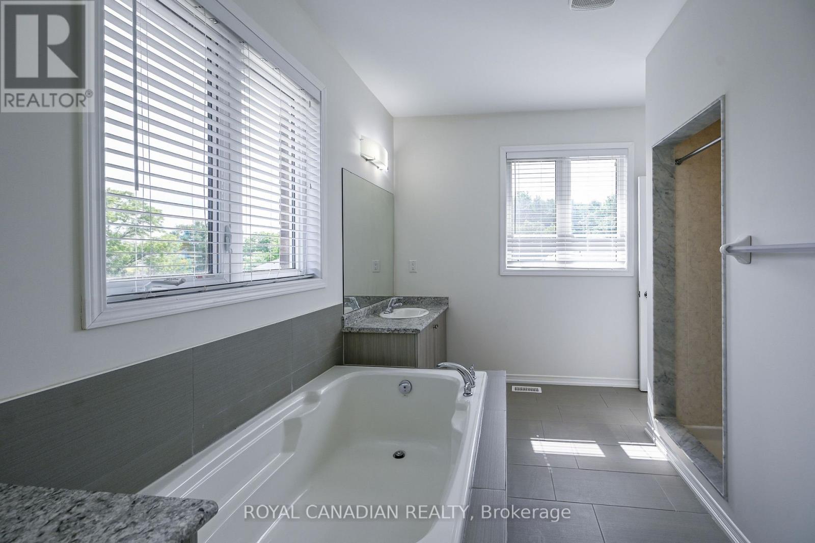 59 Longboat Run W, Brantford, Ontario  N3T 0P5 - Photo 28 - X13702442