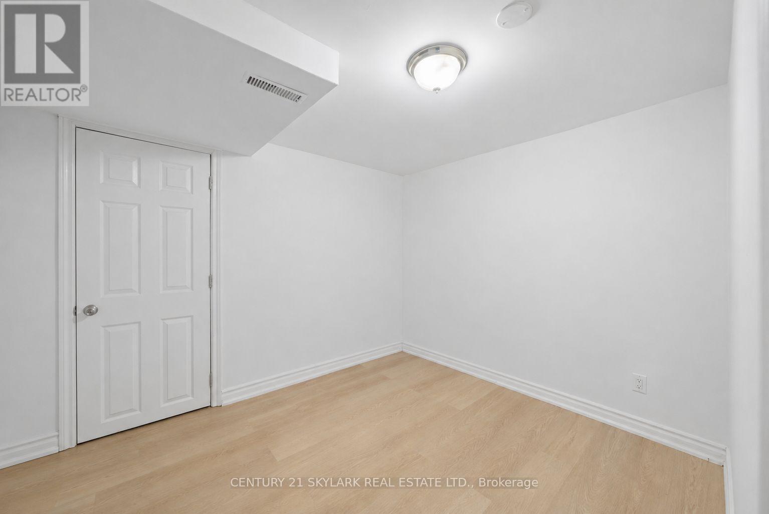 Basement - 18 Jodphur Avenue, Toronto, Ontario  M9M 2J4 - Photo 6 - W13701192
