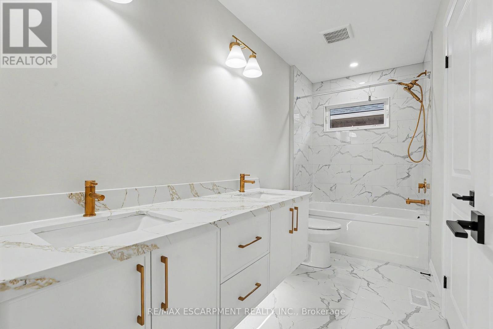 386 Southcote Road, Hamilton, Ontario  L9G 2W3 - Photo 24 - X12556752