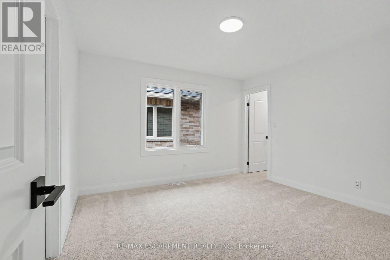 386 Southcote Road, Hamilton, Ontario  L9G 2W3 - Photo 28 - X12556752