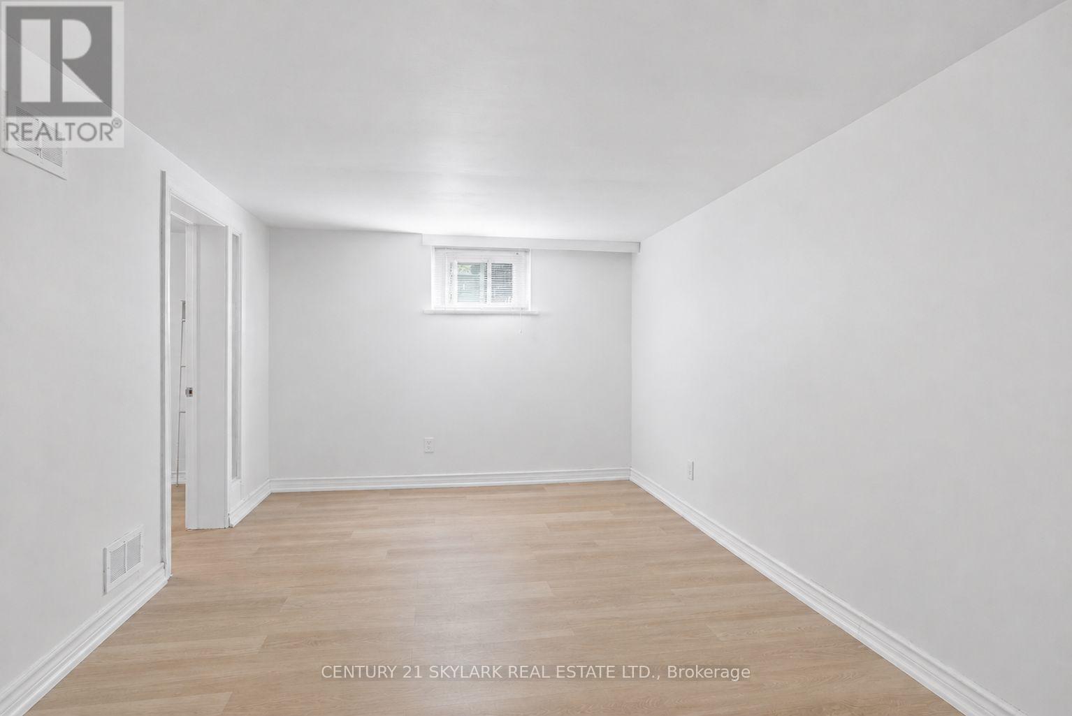 Basement - 18 Jodphur Avenue, Toronto, Ontario  M9M 2J4 - Photo 5 - W13701192