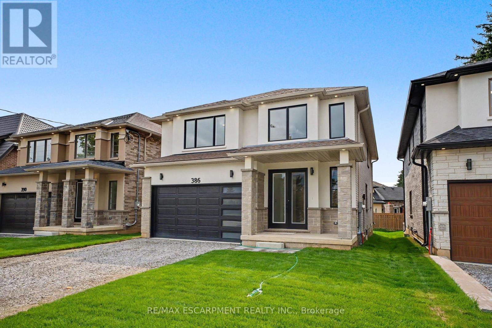 386 Southcote Road, Hamilton, Ontario  L9G 2W3 - Photo 2 - X12556752