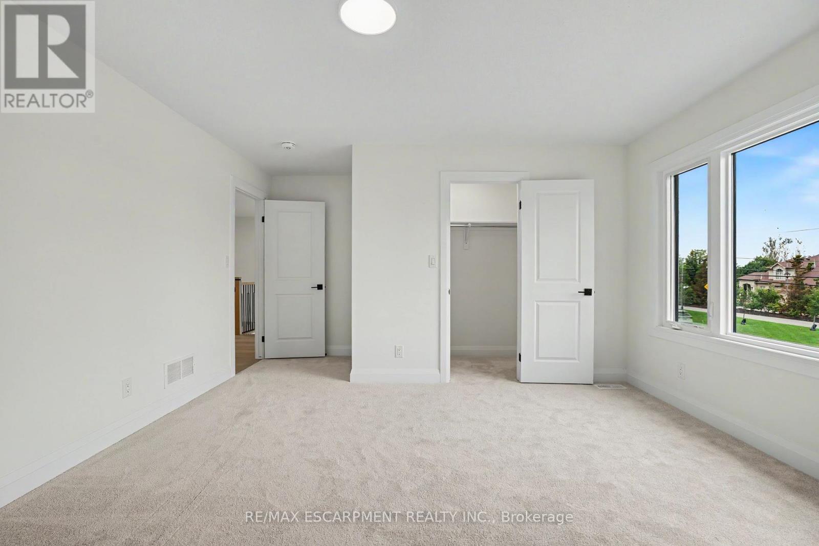 386 Southcote Road, Hamilton, Ontario  L9G 2W3 - Photo 23 - X12556752