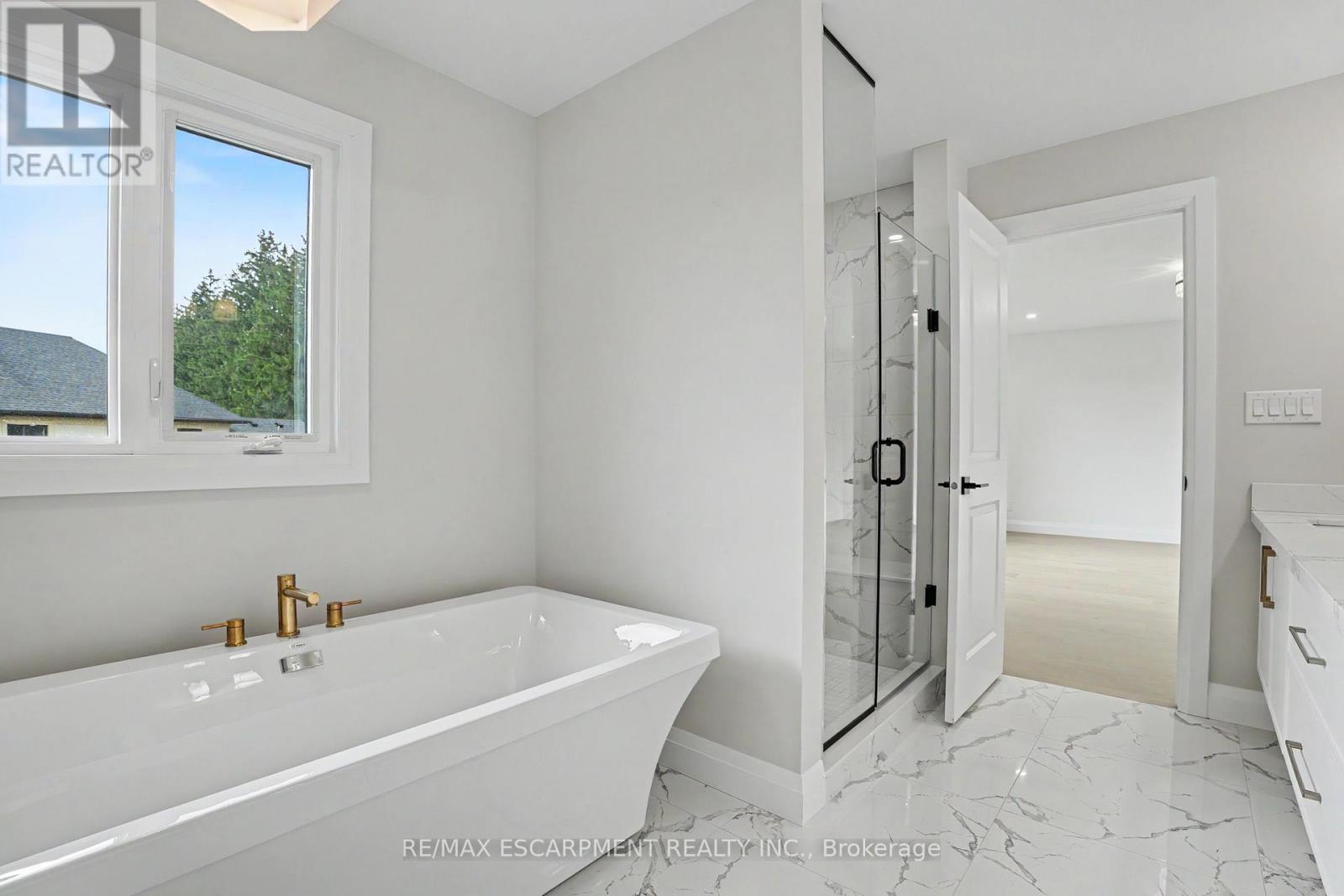 386 Southcote Road, Hamilton, Ontario  L9G 2W3 - Photo 33 - X12556752