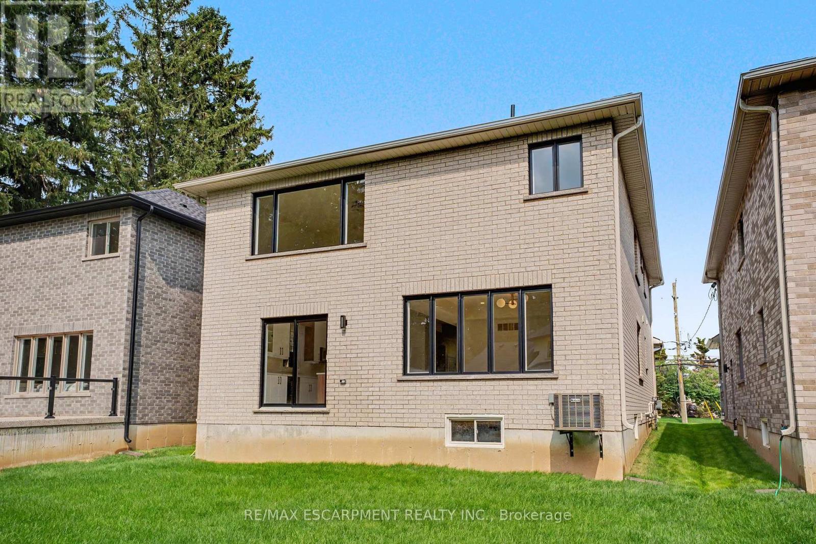 386 Southcote Road, Hamilton, Ontario  L9G 2W3 - Photo 35 - X12556752
