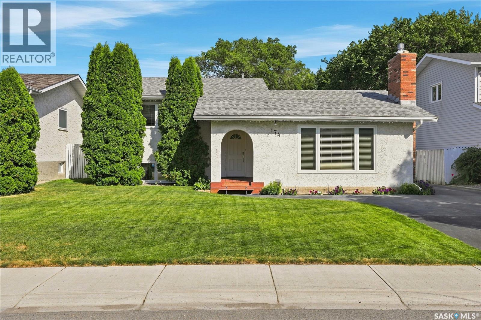 174 Green Meadow ROAD, Regina, Saskatchewan