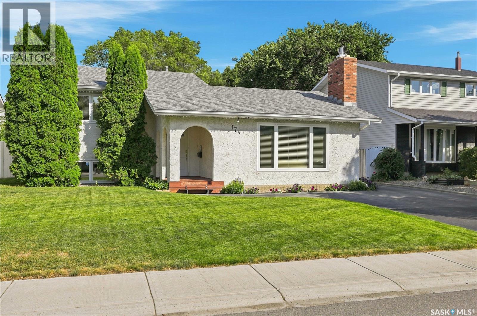 174 Green Meadow Road, Regina, Saskatchewan  S4V 0A8 - Photo 3 - SK046280