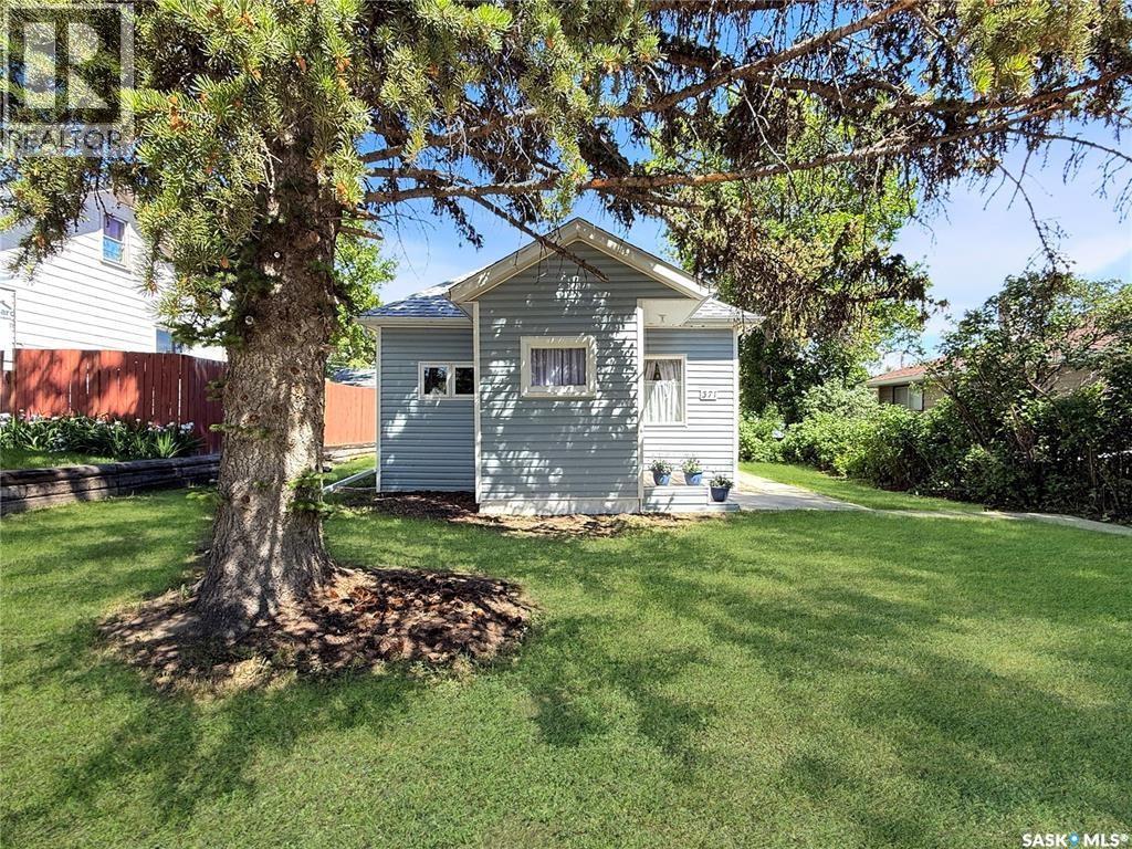 371 9th AVENUE NW, Swift Current, Saskatchewan