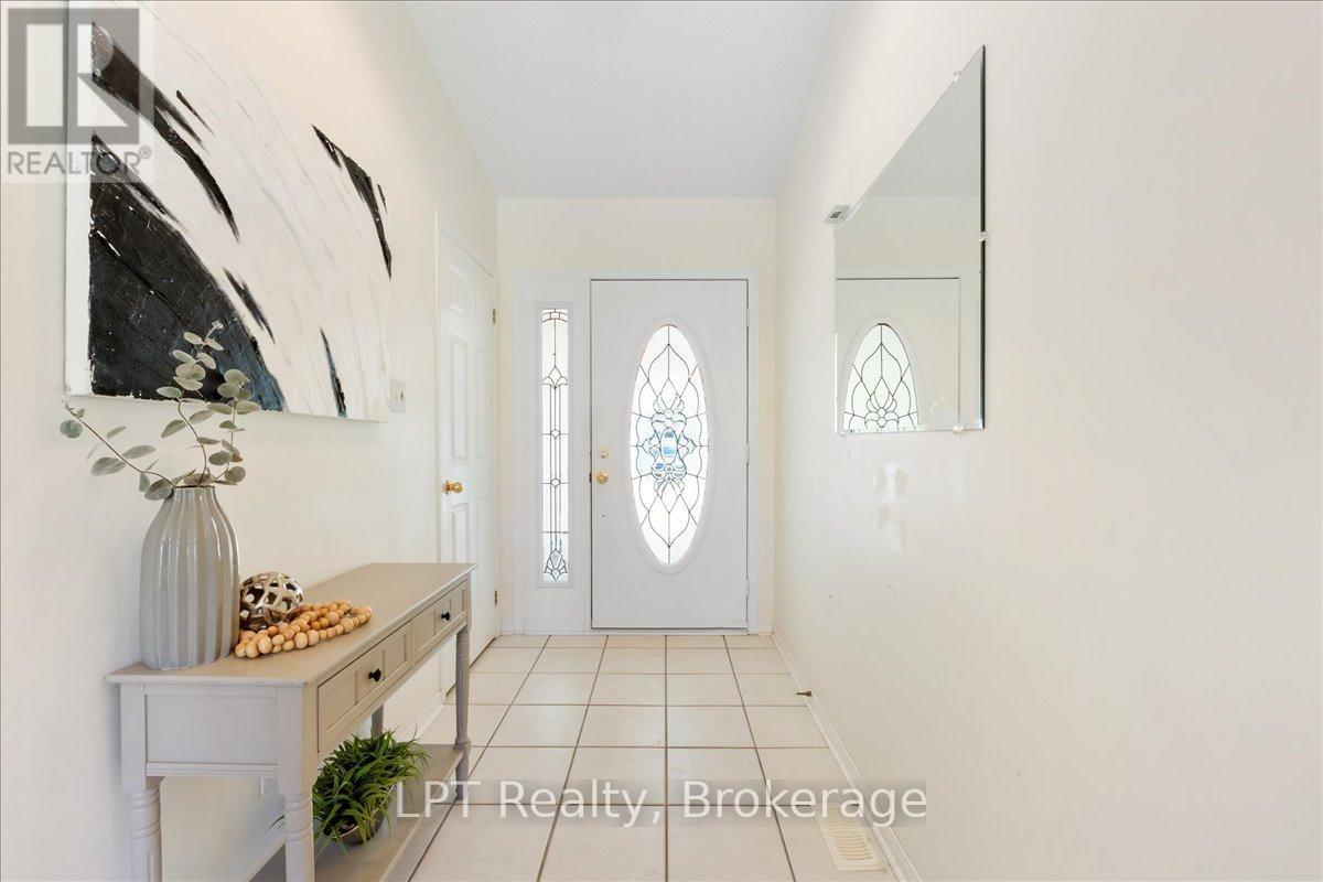 5 Niagara Trail, Clarington, Ontario  L1B 1A2 - Photo 4 - E13702478