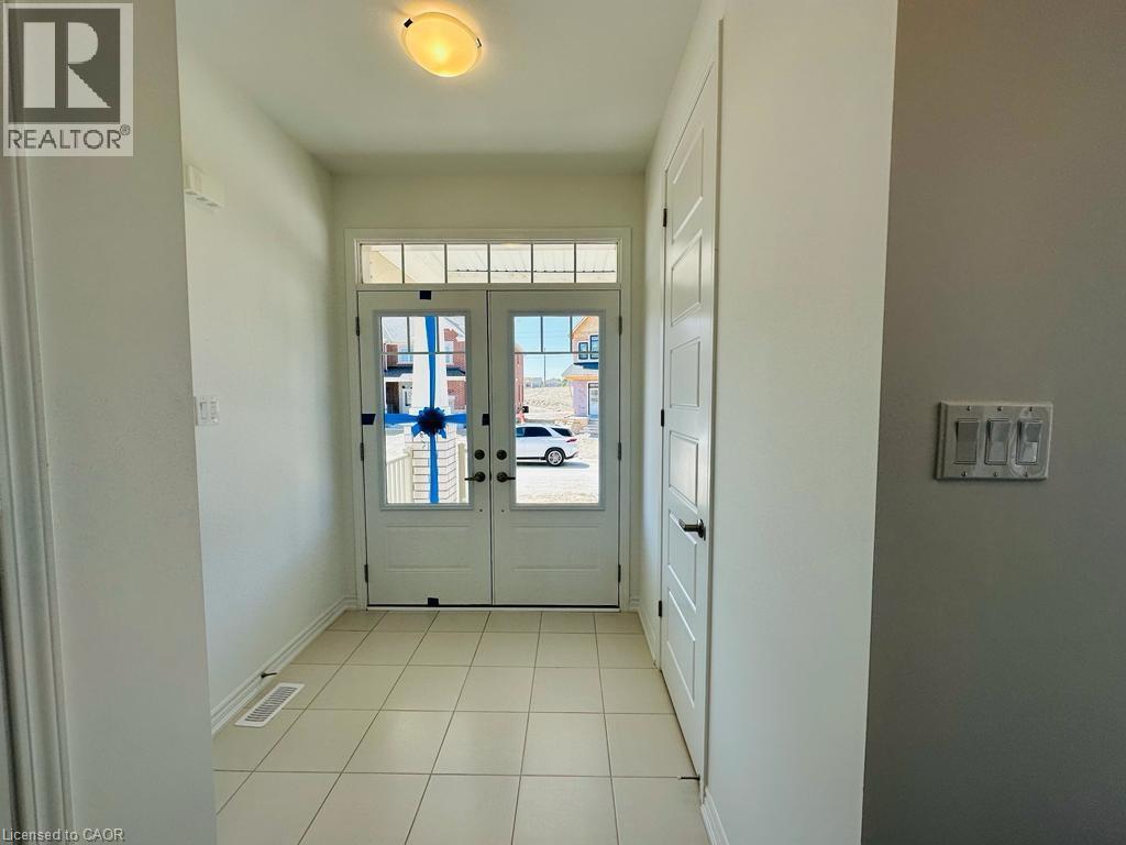 219 Histand Trail, Kitchener, Ontario  N2R 1P6 - Photo 2 - 40852104