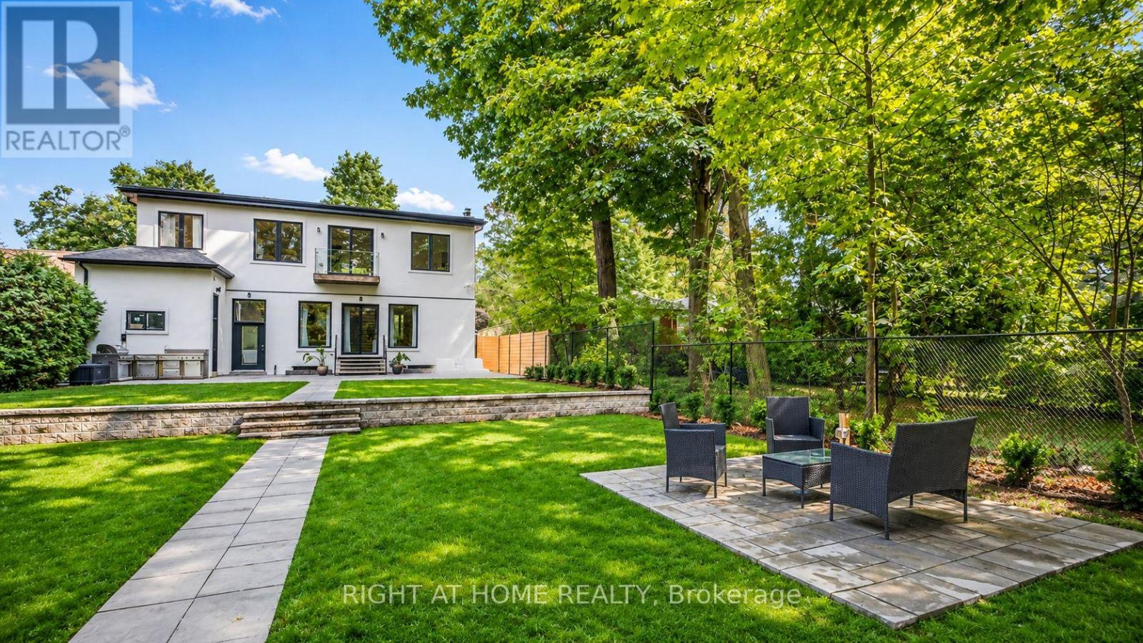 64 LARWOOD BOULEVARD, Toronto, Ontario
