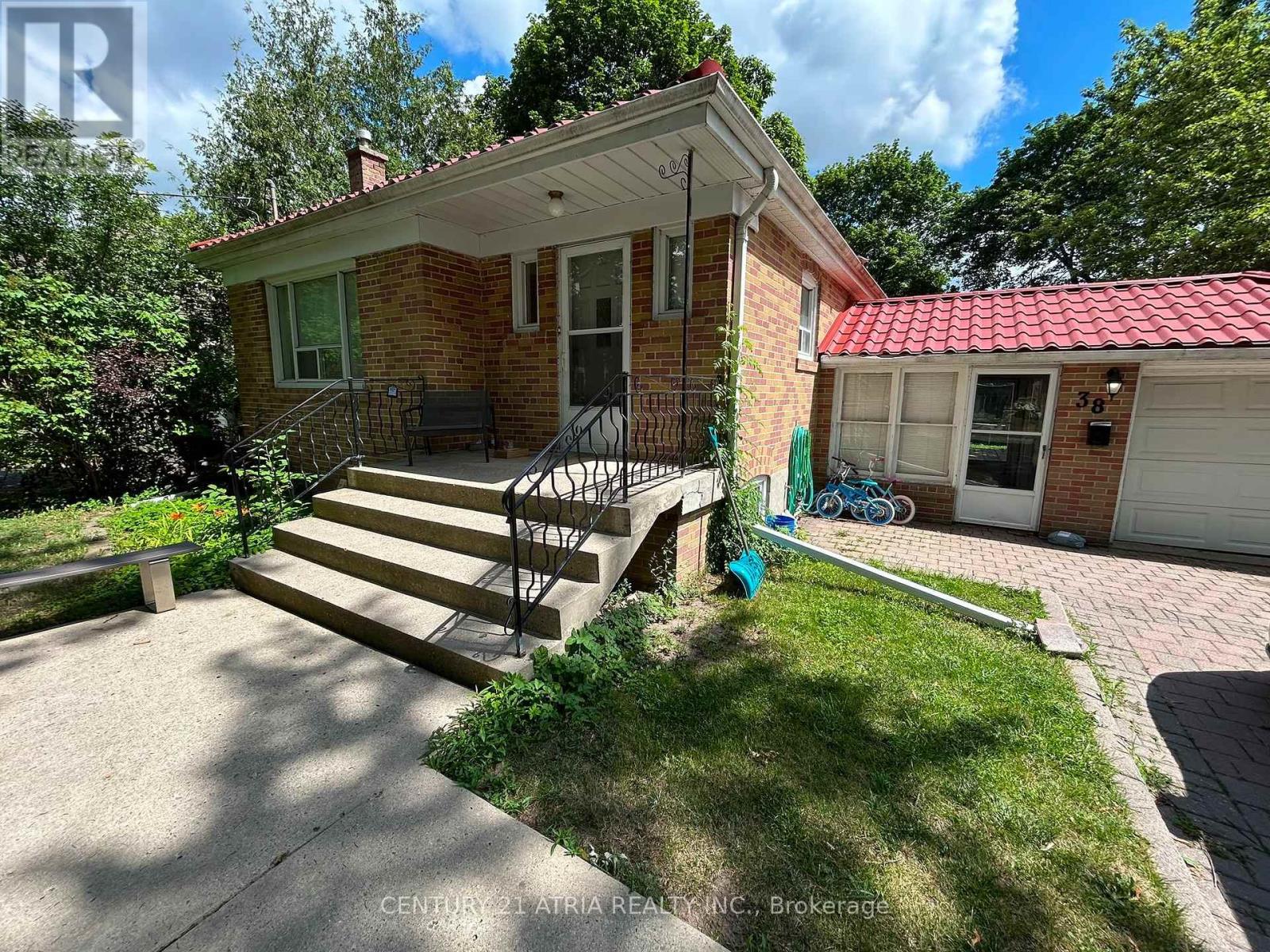 MAIN - 38 HARDING BOULEVARD, Richmond Hill, Ontario