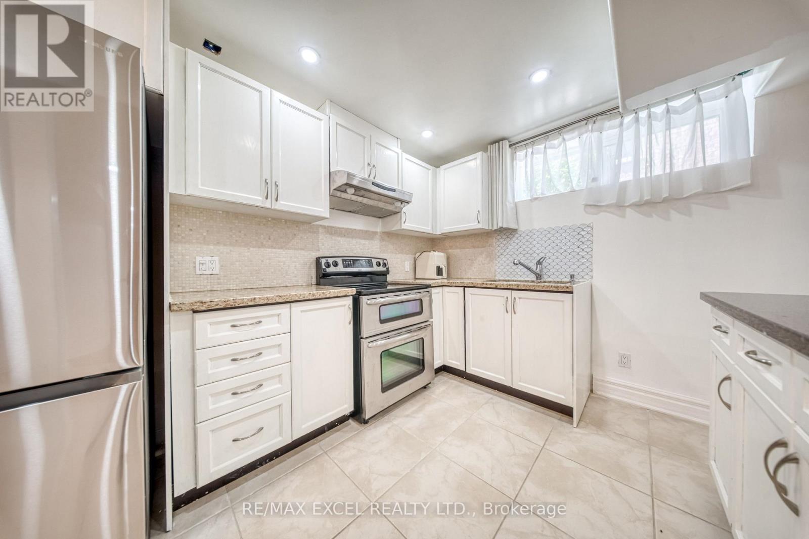 352 Crofters Road, Vaughan, Ontario  L4L 8Y3 - Photo 35 - N13702536