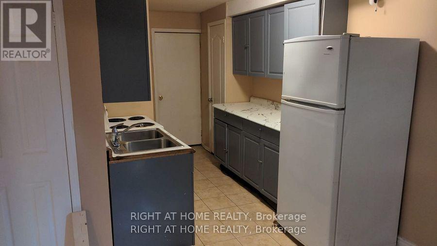 Bsmt - 3470 Crimson King Circle, Mississauga, Ontario  L5N 8M9 - Photo 12 - W13702468