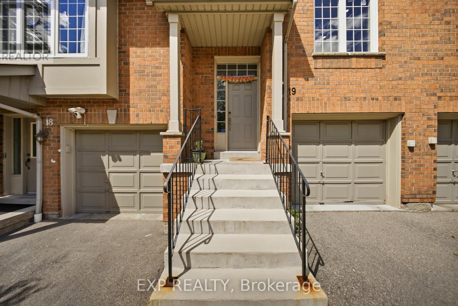 19 - 1575 South Parade Court, Mississauga, Ontario  L5M 6E9 - Photo 3 - W13702490