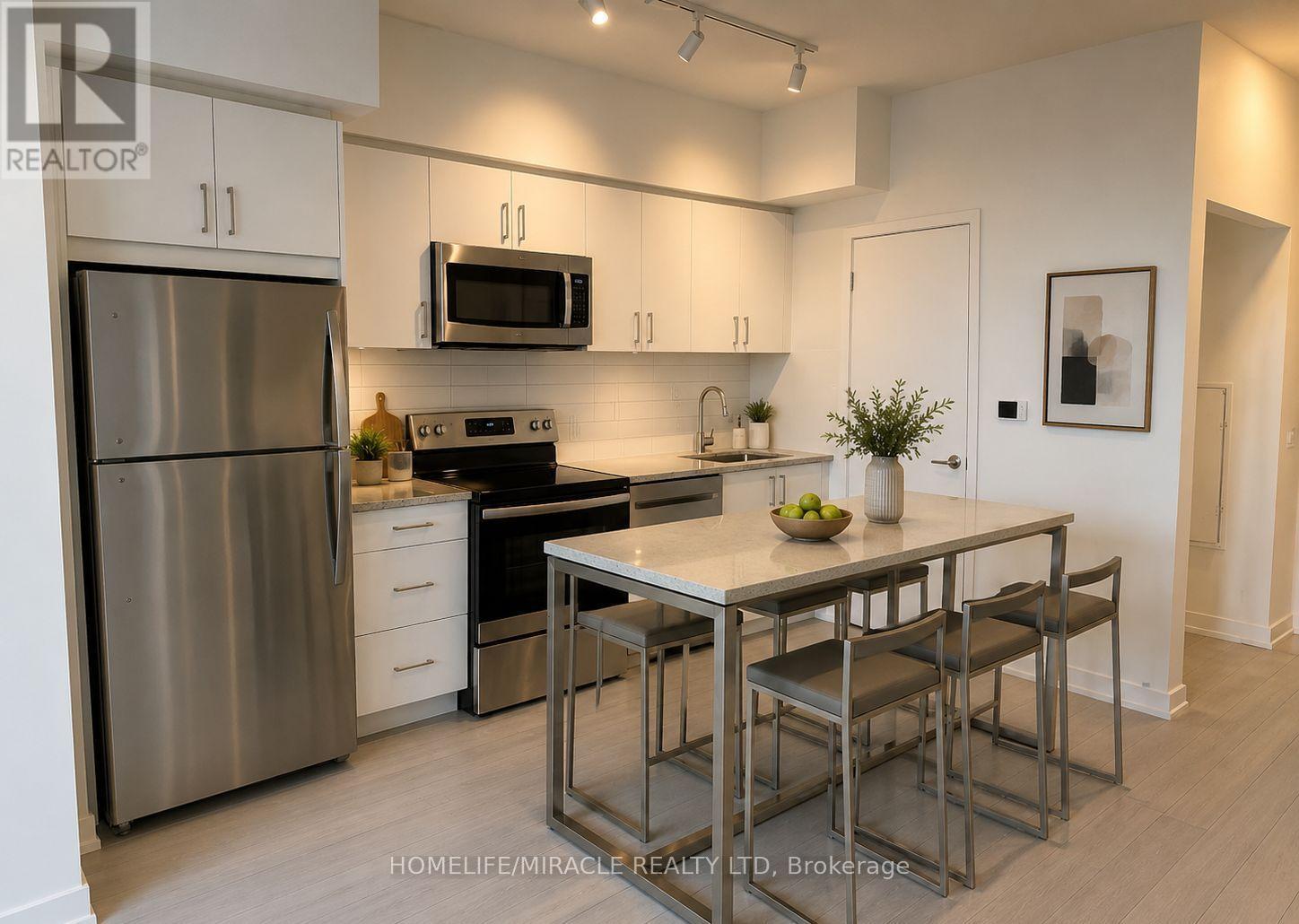 1420 - 8 Eglinton Avenue W, Toronto, Ontario  M9A 0G5 - Photo 2 - W13702504