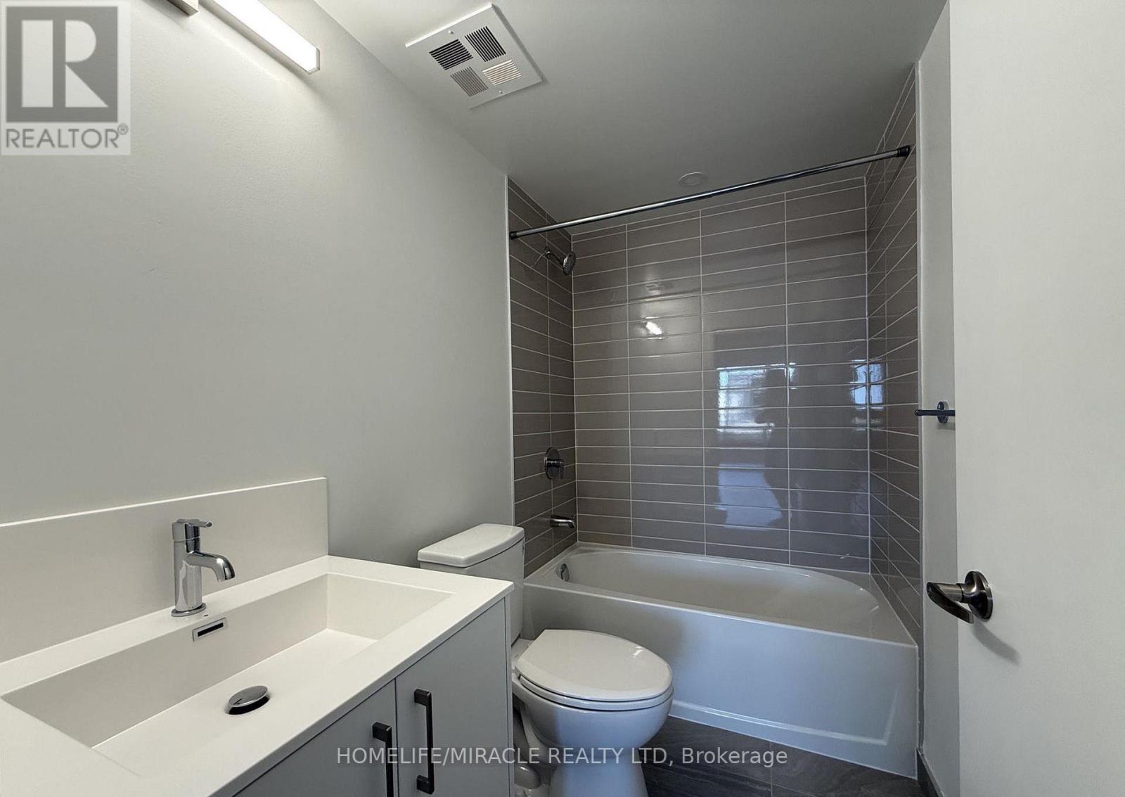 1420 - 8 Eglinton Avenue W, Toronto, Ontario  M9A 0G5 - Photo 6 - W13702504