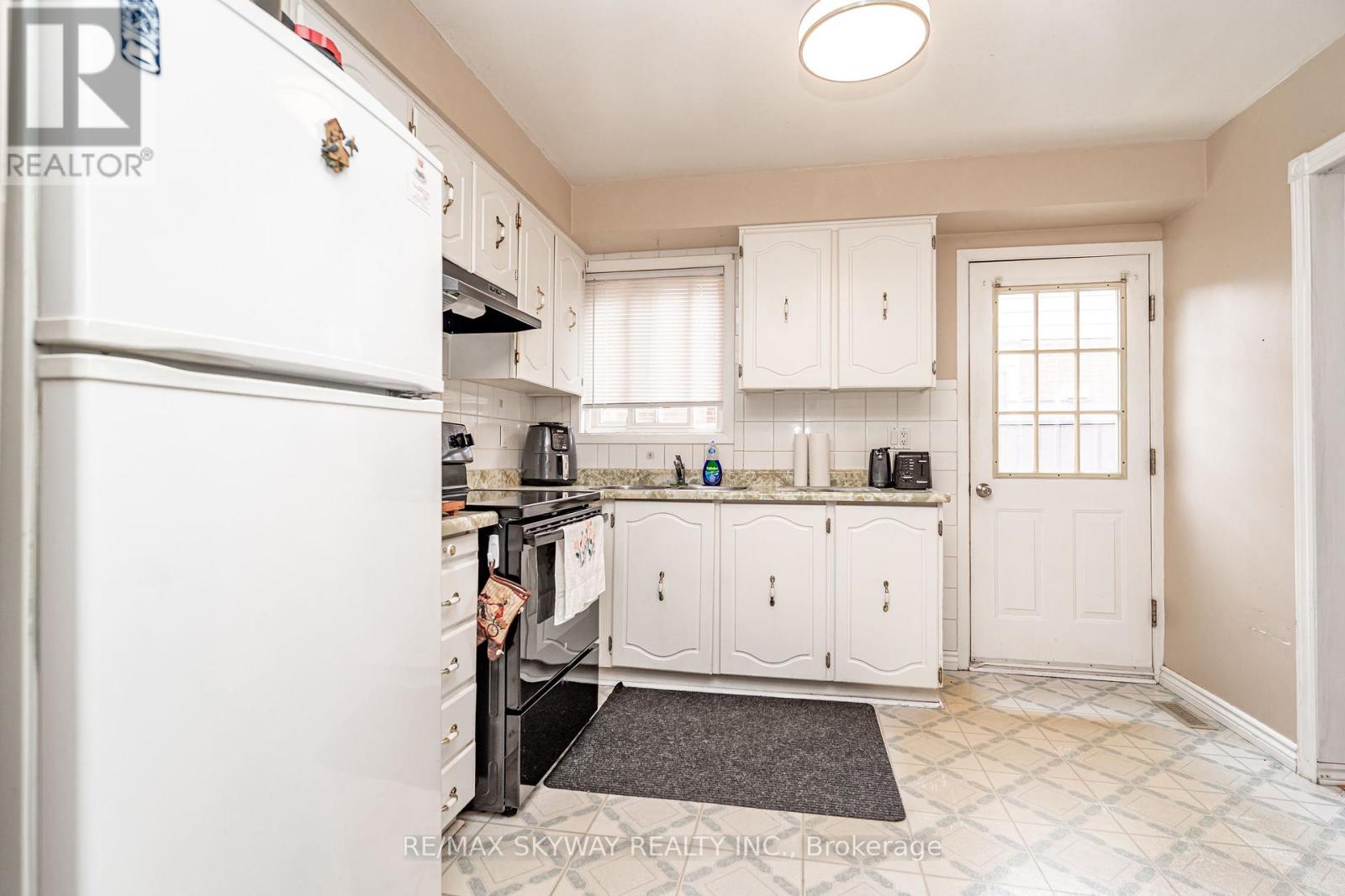59 Skegby Road, Brampton, Ontario  L6V 2T8 - Photo 19 - W13702512