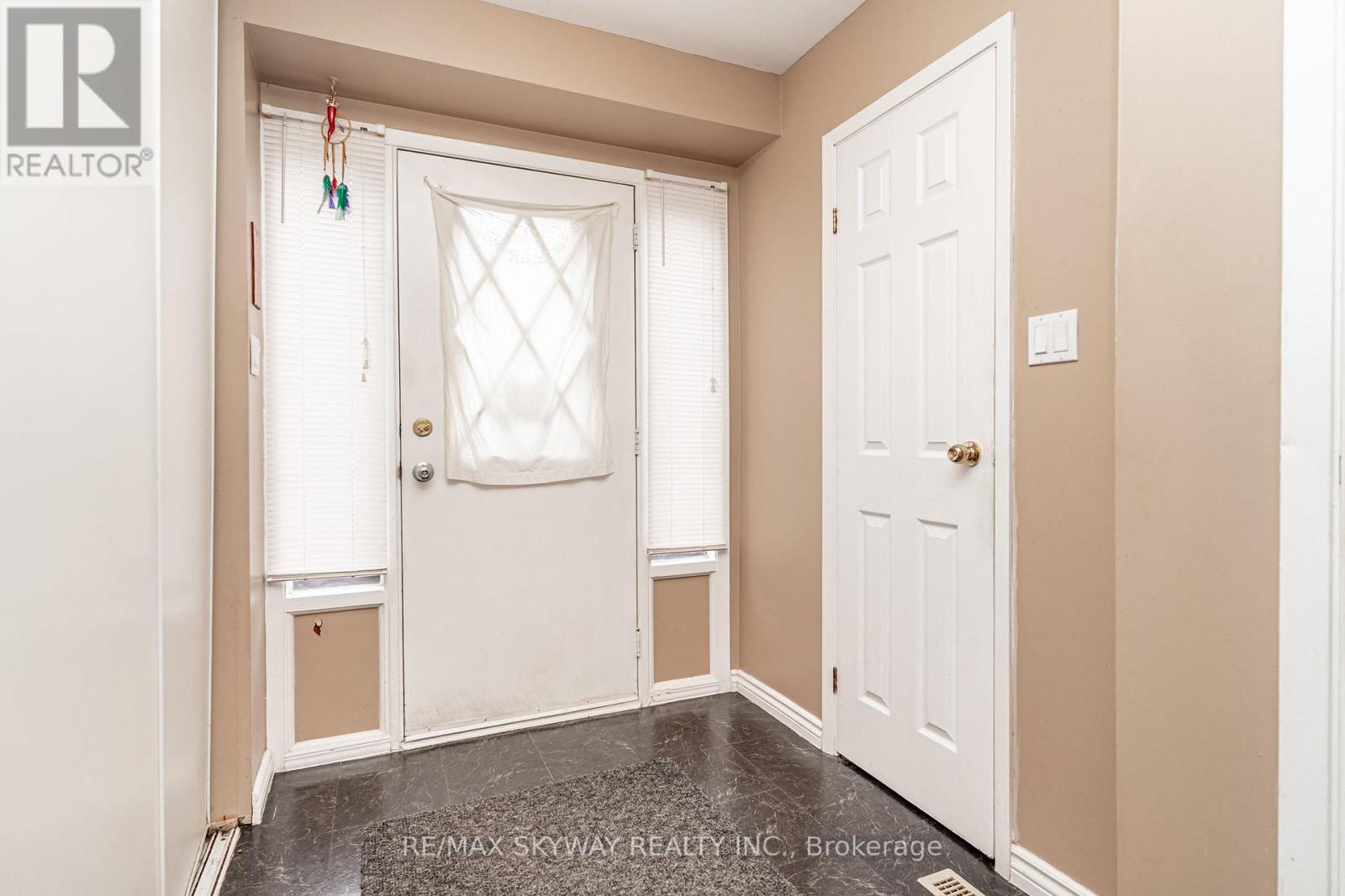 59 Skegby Road, Brampton, Ontario  L6V 2T8 - Photo 9 - W13702512
