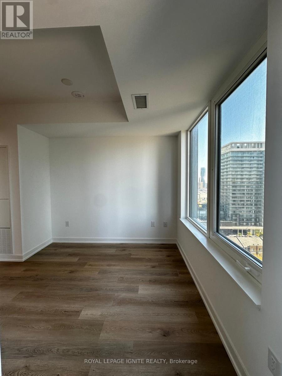1307 - 395 Square One Drive, Mississauga, Ontario  L5B 0P6 - Photo 14 - W13702538