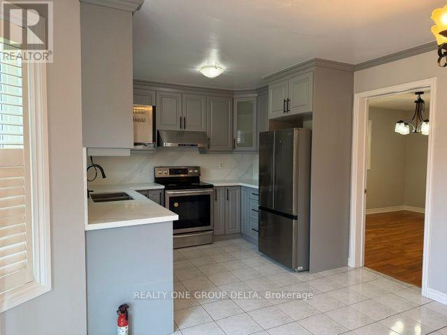 Upper - 24 Arborview Crescent, Toronto, Ontario  M9W 7B3 - Photo 12 - W13702564