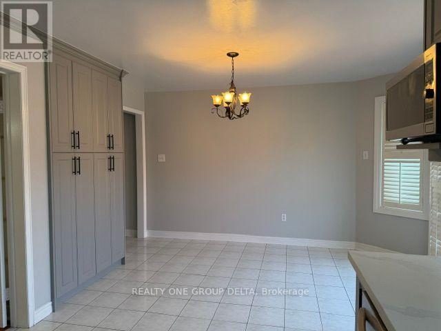 Upper - 24 Arborview Crescent, Toronto, Ontario  M9W 7B3 - Photo 15 - W13702564