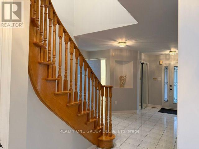 Upper - 24 Arborview Crescent, Toronto, Ontario  M9W 7B3 - Photo 20 - W13702564