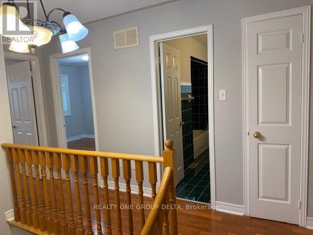 Upper - 24 Arborview Crescent, Toronto, Ontario  M9W 7B3 - Photo 22 - W13702564