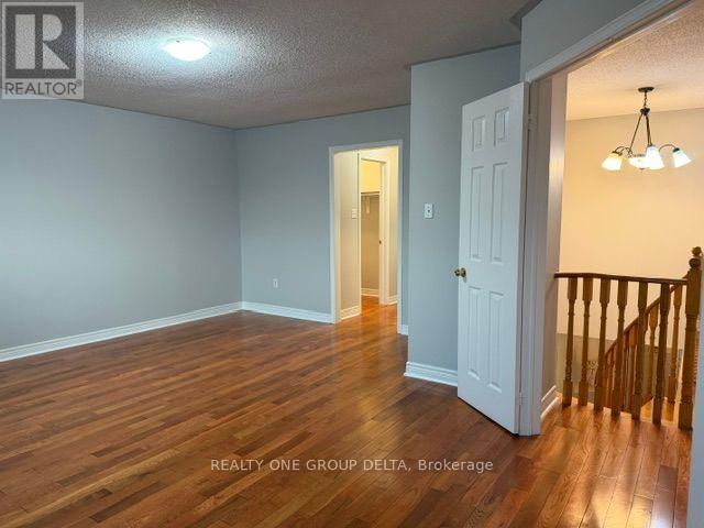 Upper - 24 Arborview Crescent, Toronto, Ontario  M9W 7B3 - Photo 25 - W13702564